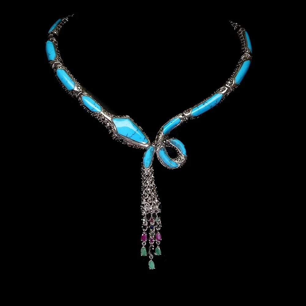 Elegant Turquoise and Silver Necklace